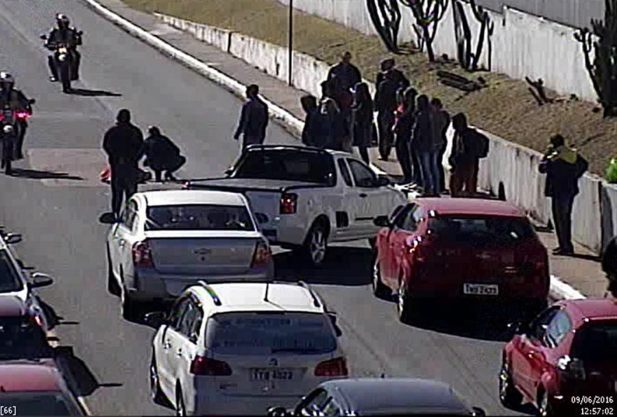 Câmeras de videomonitoramento captam acidente fatal